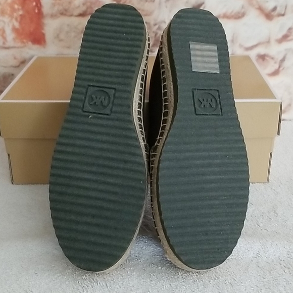 New Michael Kors Hastings Slip-On Sneakers - Picture 5 of 7